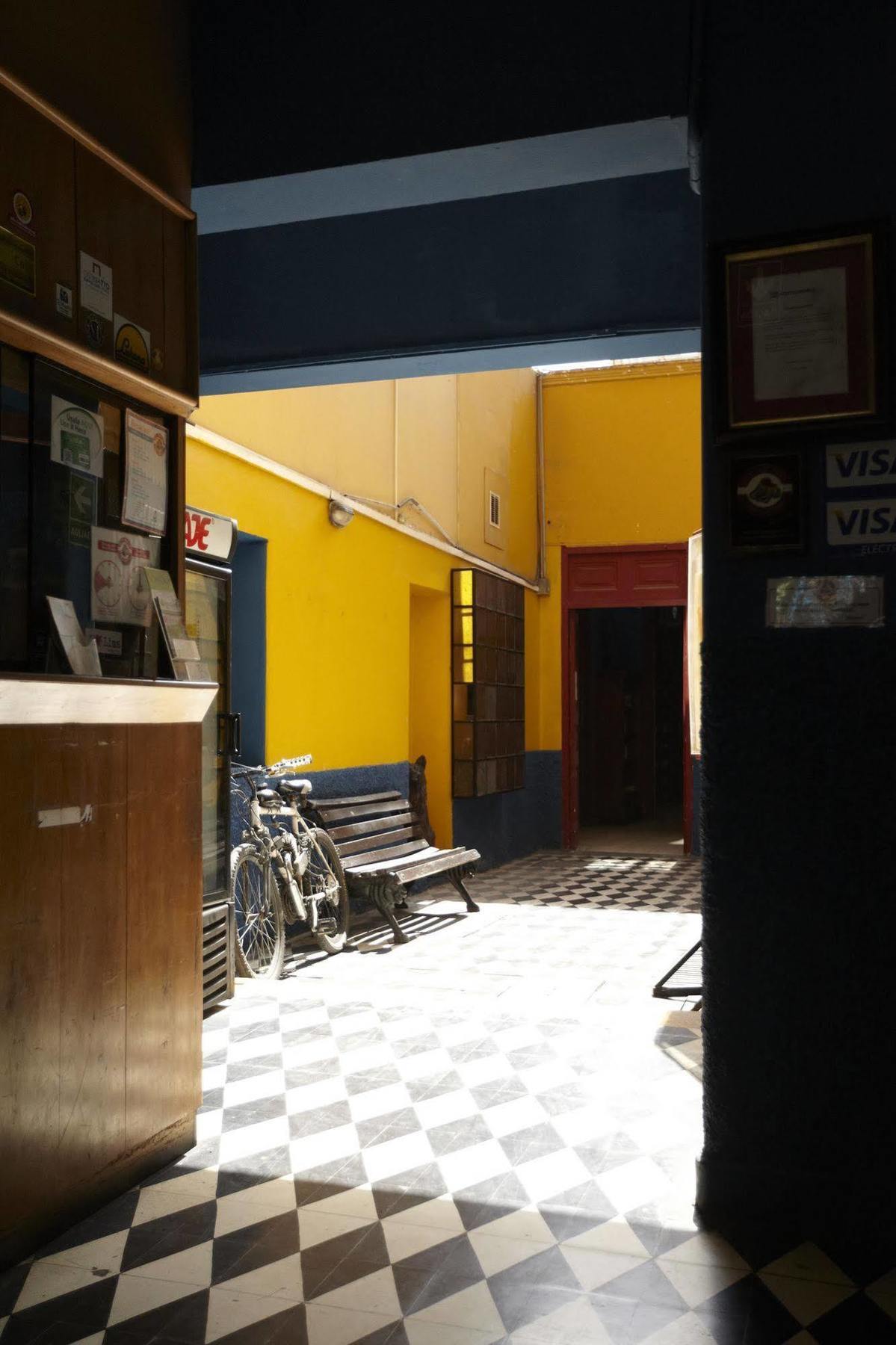 Flying Dog Hostel Ліма Екстер'єр фото
