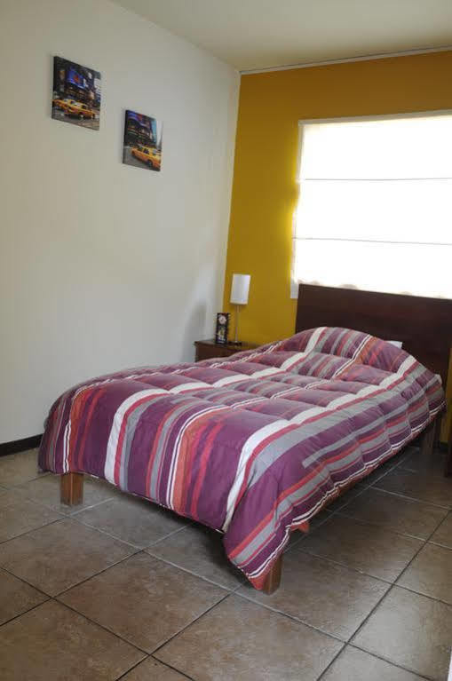 Flying Dog Hostel Ліма Екстер'єр фото