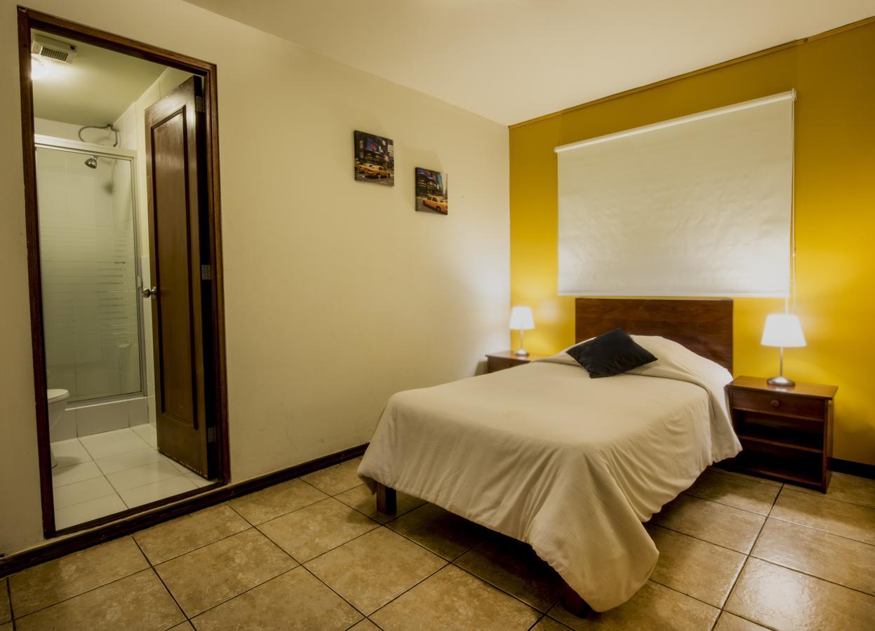 Flying Dog Hostel Ліма Екстер'єр фото